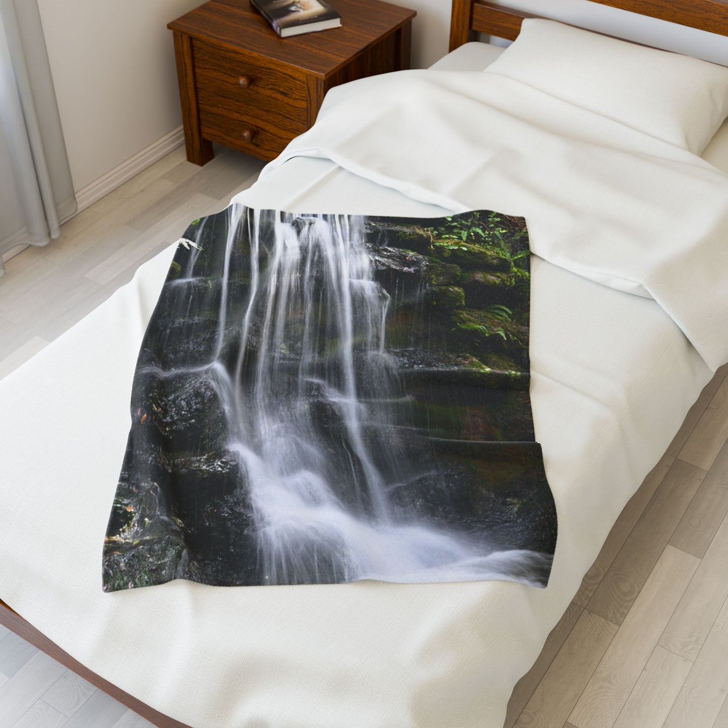 Waterfall Velveteen Plush Blanket – Cozy Nature Print Throw