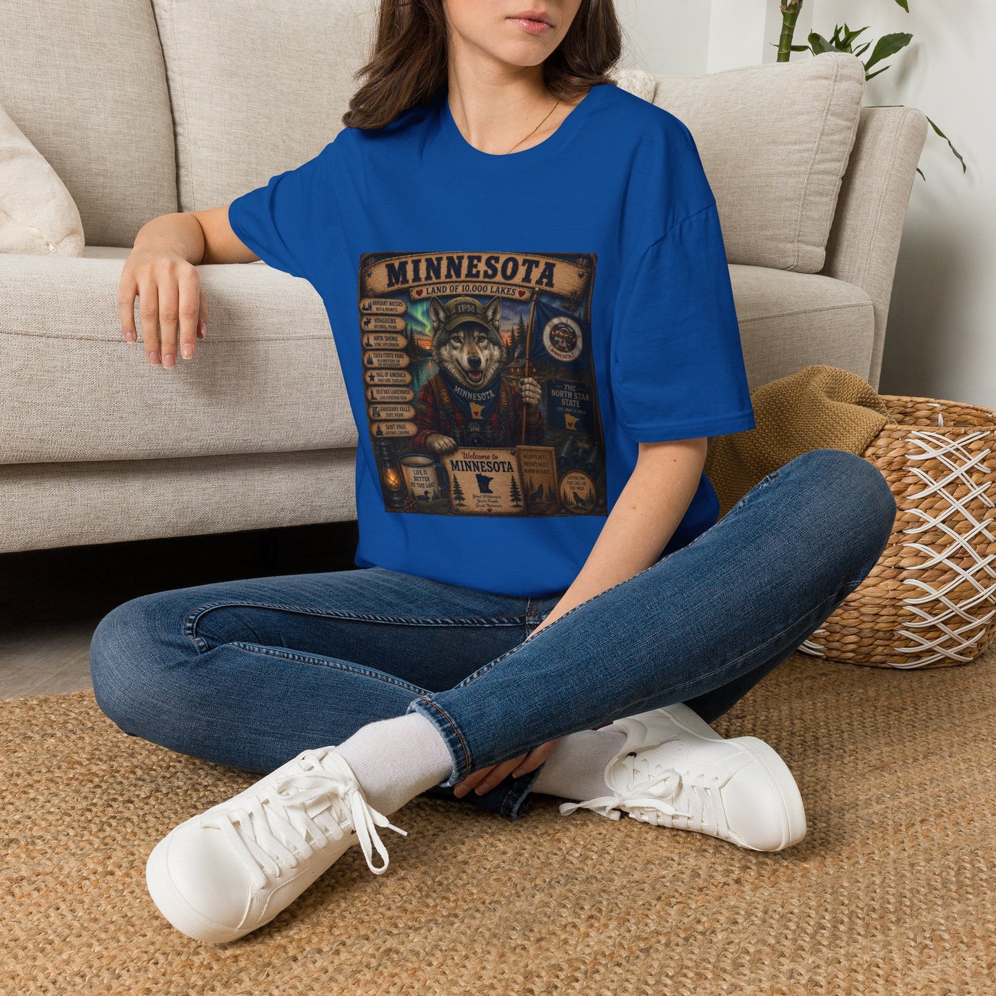 Minnesota Wolf Vintage Graphic T-Shirt – Land of 10,000 Lakes Travel Tee