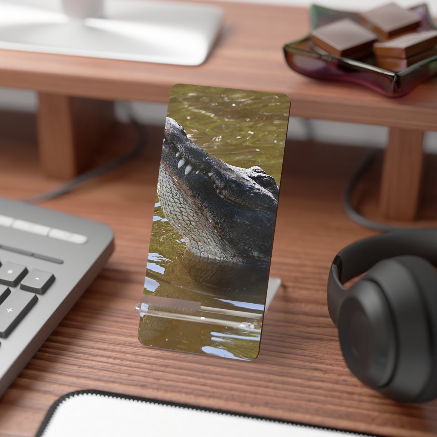 Alligator Photo Phone Stand – Acrylic Mobile Display Stand for Smartphones