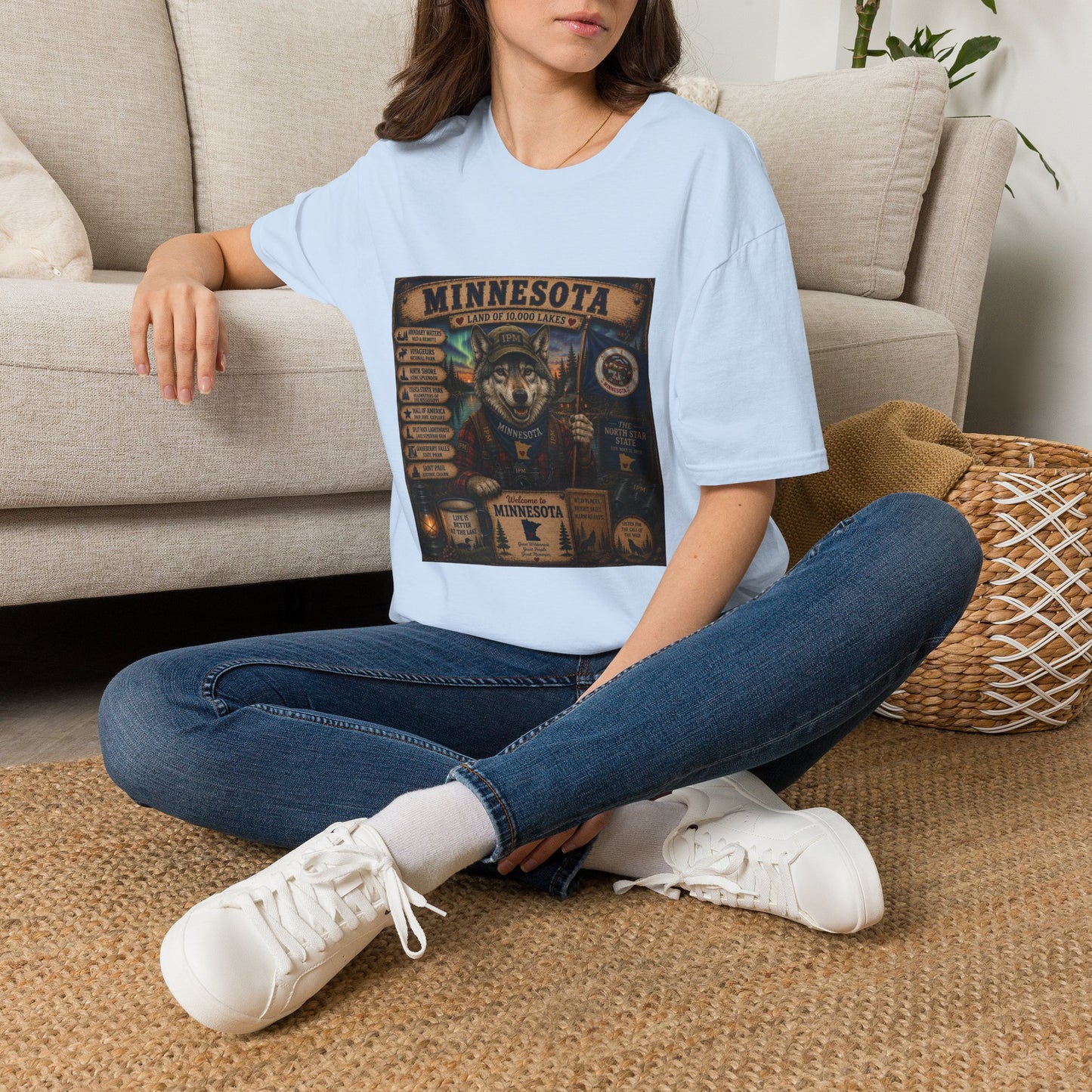 Minnesota Wolf Vintage Graphic T-Shirt – Land of 10,000 Lakes Travel Tee