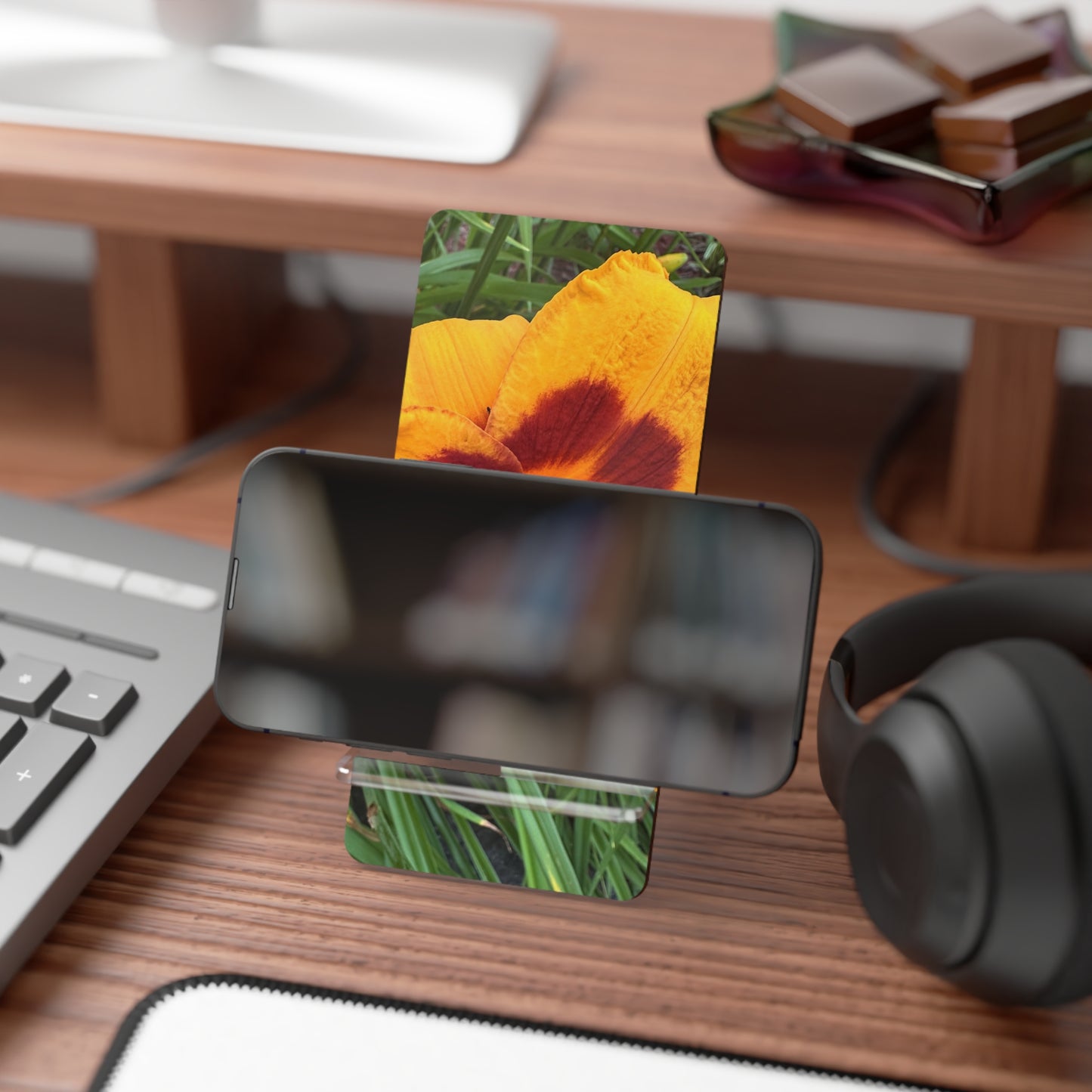 Floral Daylily Phone Stand — Foldable Acrylic Mobile Display
